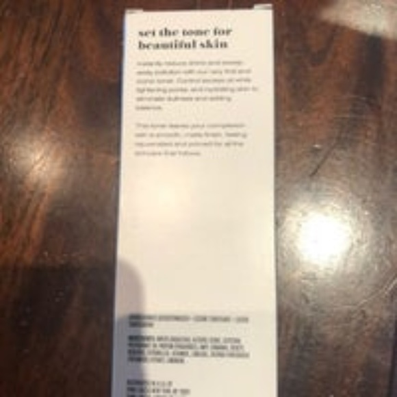 Erno Laszlo light controlling lotion - Picture 3 of 3